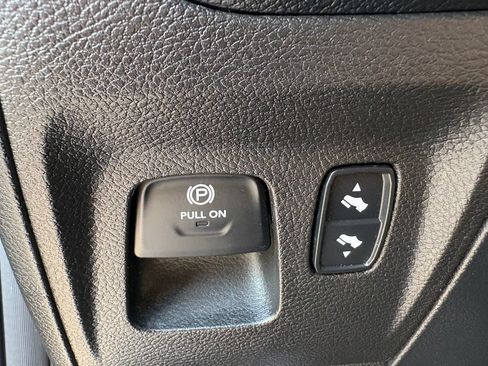Used 2021 RAM 1500 Laramie AWD/4WD image 14