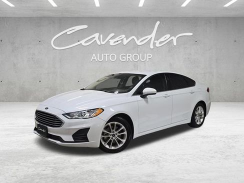 Used 2019 Ford Fusion SE image 1