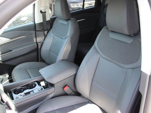 New 2026 Ford Explorer Active RWD image 7