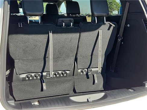 New 2026 Chrysler Pacifica Select FWD image 8