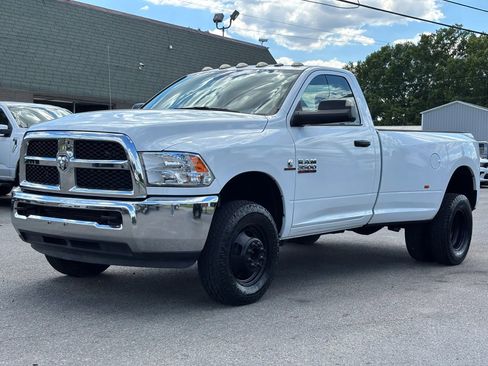 Used 2018 RAM 3500 Tradesman w/ Chrome Appearance Group AWD/4WD image 33