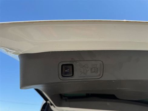 Used 2018 Ford Expedition Limited w/ Equipment Group 301A RWD image 28