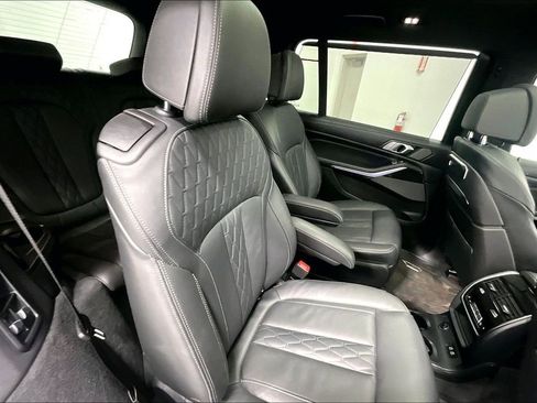 Certified 2023 BMW X7 M60i image 35