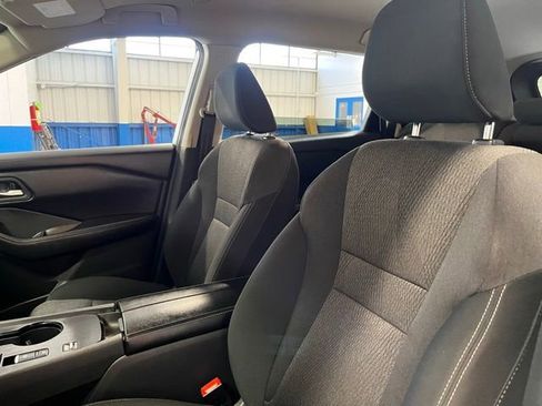 Used 2024 Nissan Rogue SV FWD image 23