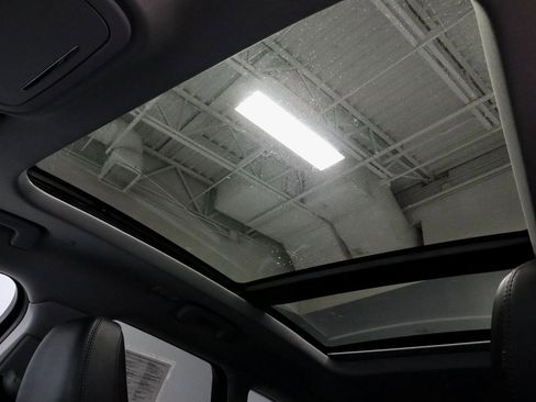 Used 2022 Lincoln Corsair AWD w/ Premium Package image 28