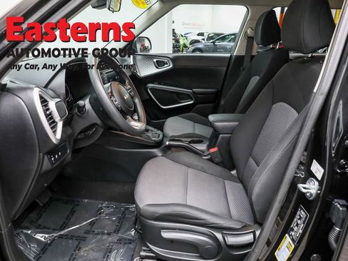 Used 2023 Kia Soul LX FWD image 14
