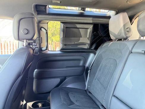 Used 2023 Land Rover Defender 90 V8 image 15