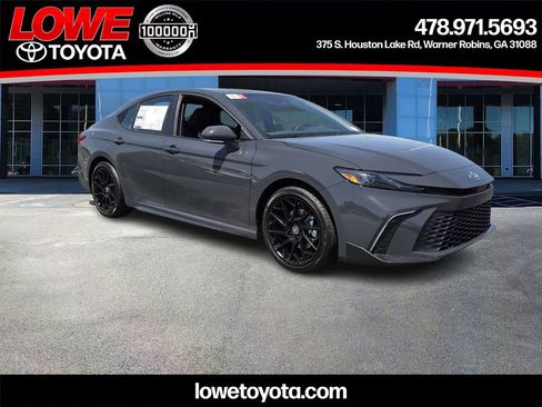 New 2026 Toyota Camry SE FWD image 1