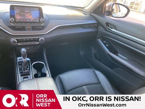 Used 2025 Nissan Altima 2.5 SR image 21