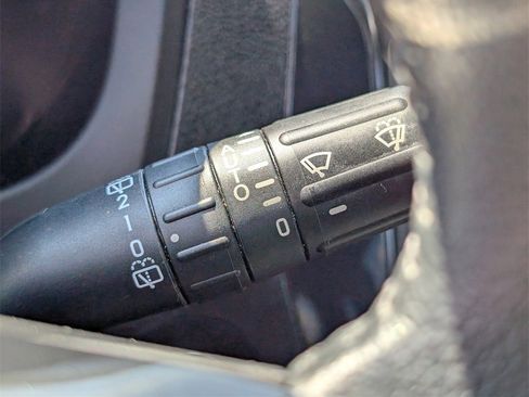 Used 2018 Ford Explorer XLT w/ Equipment Group 202A image 28