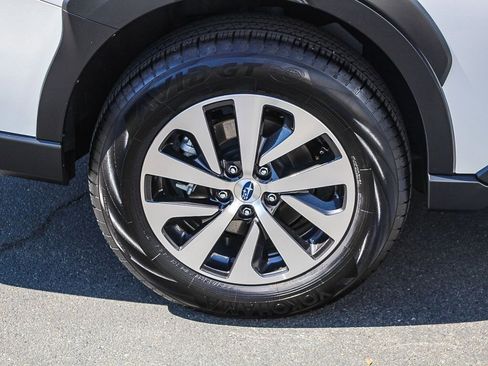 Certified 2025 Subaru Outback Premium image 8