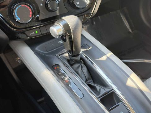 Used 2022 Honda HR-V LX image 25