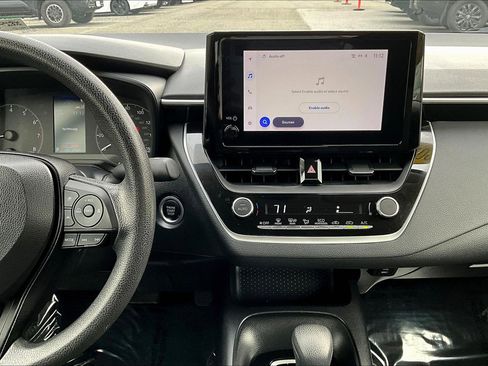 Used 2023 Toyota Corolla LE image 6