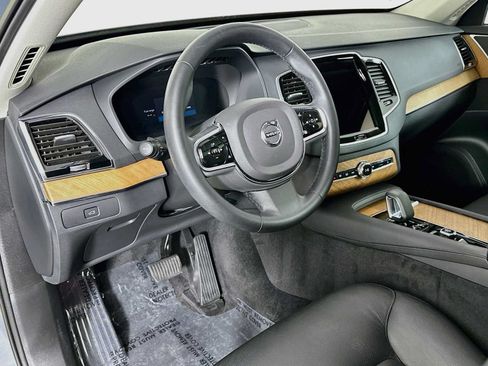 Used 2023 Volvo XC90 B5 Plus w/ Protection Package Premier AWD/4WD image 9