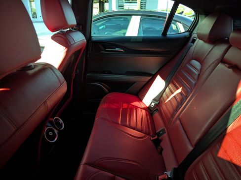 Used 2023 Alfa Romeo Stelvio Sprint image 16