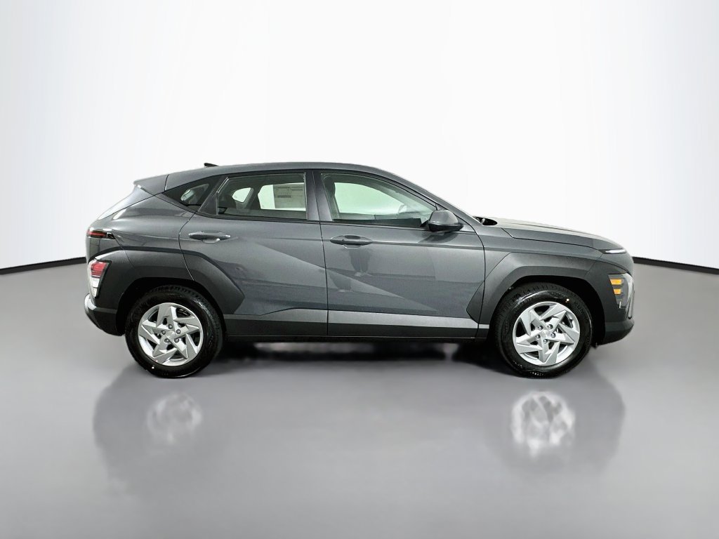 New 2027 Hyundai Kona SE FWD image 4