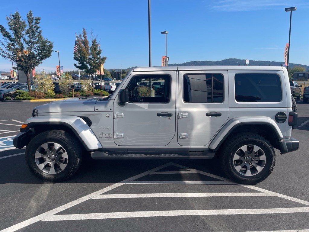 Used 2023 Jeep Wrangler Unlimited Sahara w/ Cold Weather Group AWD/4WD image 2