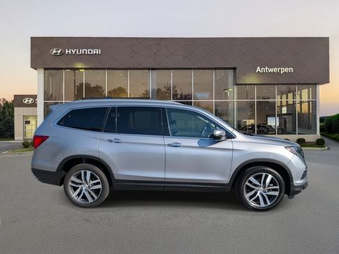 Used 2018 Honda Pilot Elite image 2