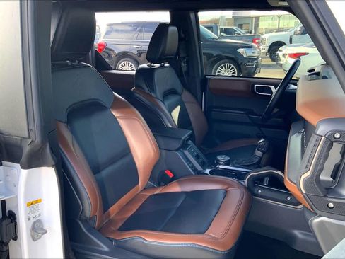 Used 2024 Ford Bronco Outer Banks image 8