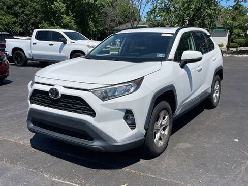 Used 2019 Toyota RAV4 XLE AWD/4WD image 1