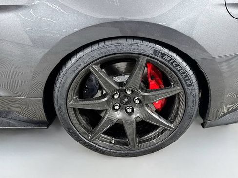 Used 2020 Ford Mustang Shelby GT500 w/ Carbon Fiber Track Pack RWD image 33