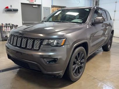Used 2017 Jeep Grand Cherokee Altitude