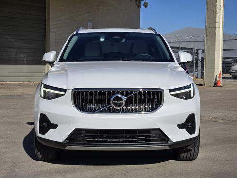 New 2025 Volvo XC40 B5 Ultra w/ Protection Package image 6