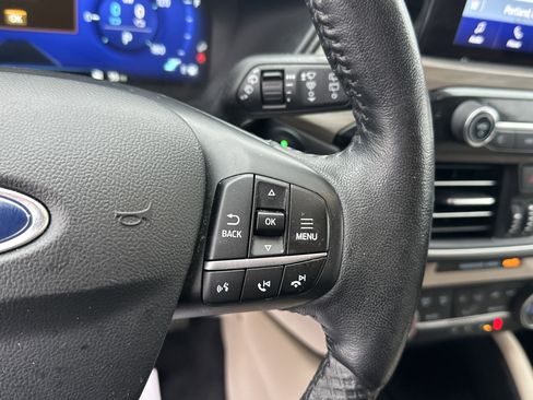 Used 2020 Ford Escape Titanium image 18