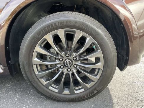 Used 2022 Nissan Armada Platinum image 8