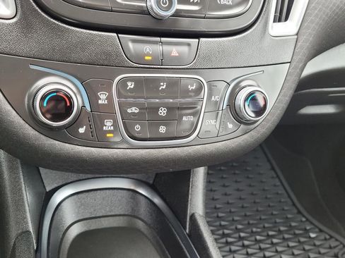 Used 2024 Chevrolet Malibu LT image 25