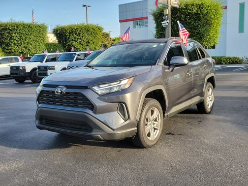 Used 2023 Toyota RAV4 XLE FWD image 5