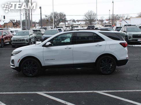 Certified 2022 Chevrolet Equinox RS w/ LPO, Floor Liner Package image 7