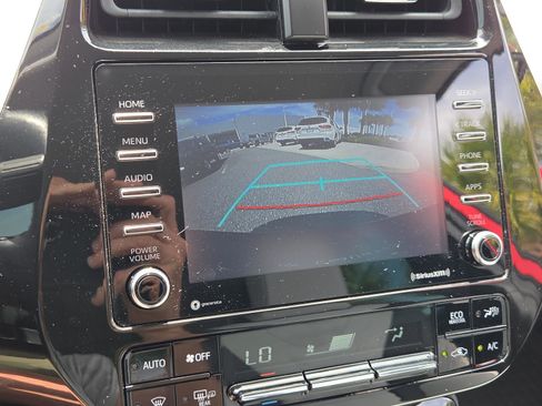 Used 2022 Toyota Prius XLE FWD image 21