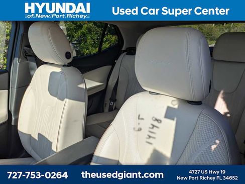 Used 2024 Buick Encore GX Avenir w/ Avenir Convenience Package AWD/4WD image 3