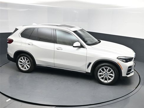 Used 2023 BMW X5 xDrive40i w/ Premium Package image 7