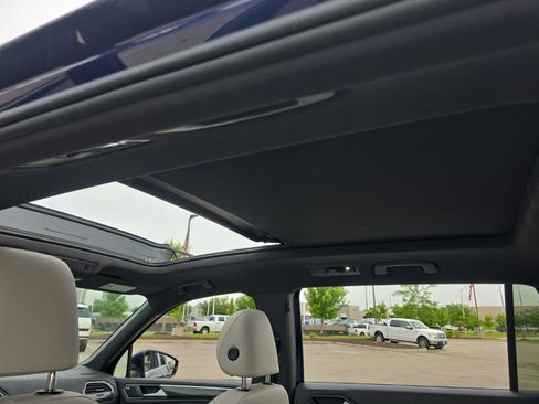 Used 2021 Volkswagen Tiguan SEL Premium R-Line w/ 3rd Row Seat Package AWD/4WD image 19