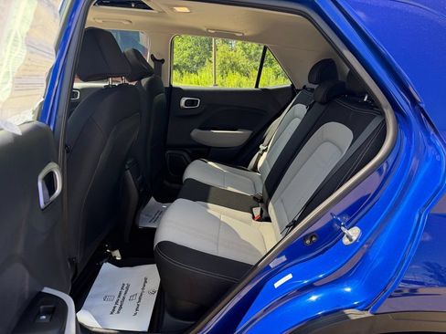 Used 2024 Hyundai Venue SEL FWD image 27