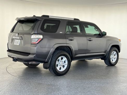 Used 2021 Toyota 4Runner SR5 AWD/4WD image 3