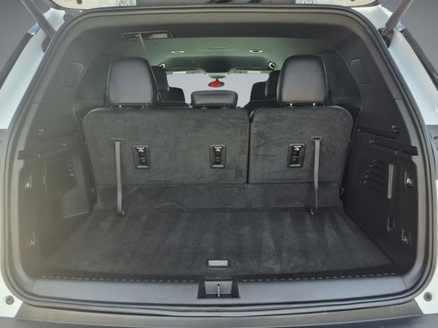 Used 2026 Chevrolet Traverse LT FWD image 15