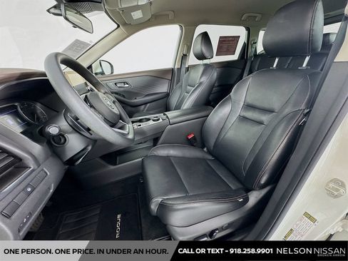 Used 2021 Nissan Rogue SV AWD/4WD image 19