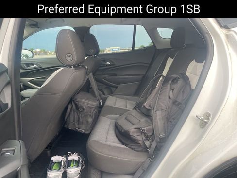 Used 2024 Chevrolet Trax LS w/ LS Convenience Package FWD image 11