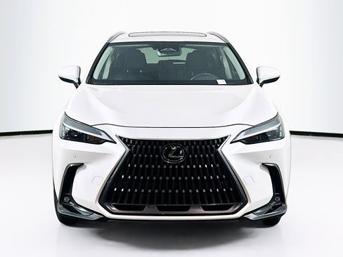 Used 2024 Lexus NX 250 FWD image 2