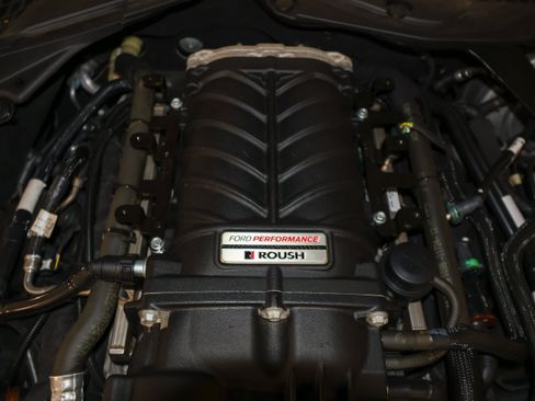 Used 2018 Ford Mustang GT Premium w/ GT Performance Package RWD image 55