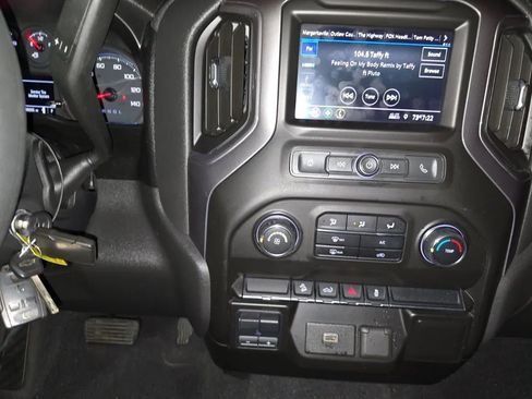 Used 2020 Chevrolet Silverado 1500 Custom Trail Boss w/ Custom Convenience Package image 33