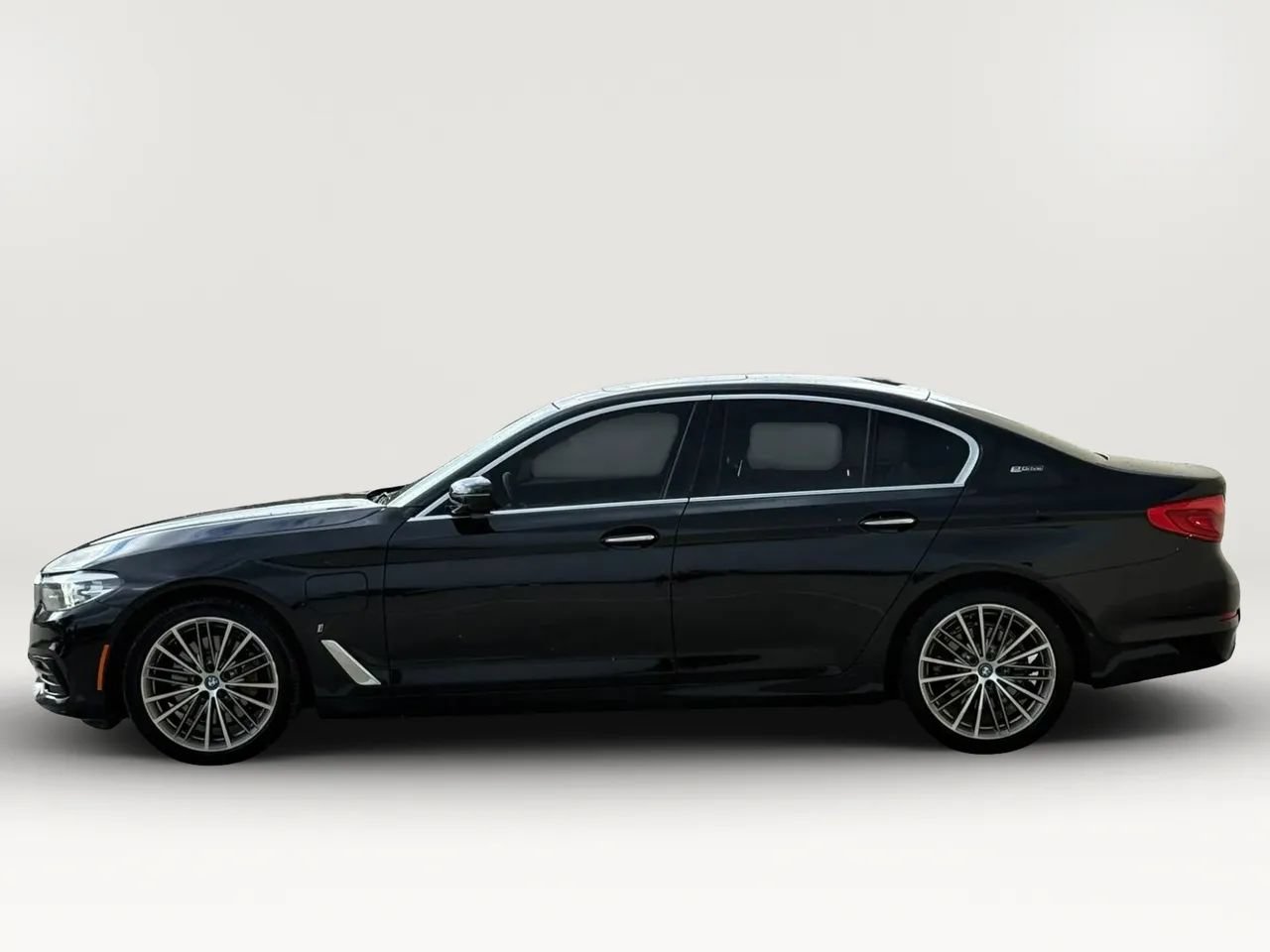 Used 2018 BMW 530e RWD image 5