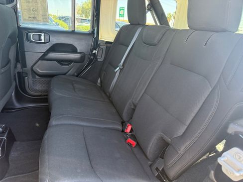 Used 2019 Jeep Wrangler Unlimited Sahara AWD/4WD image 23