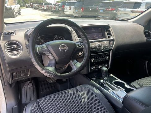 Used 2018 Nissan Pathfinder SV FWD image 23