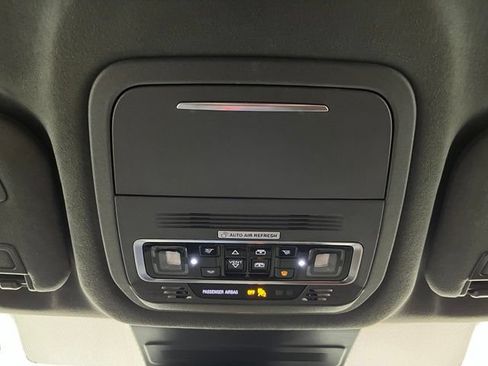 Used 2025 Lincoln Nautilus Black Label AWD/4WD image 32