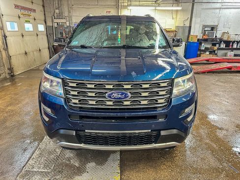 Used 2016 Ford Explorer XLT w/ Equipment Group 202A AWD/4WD image 7