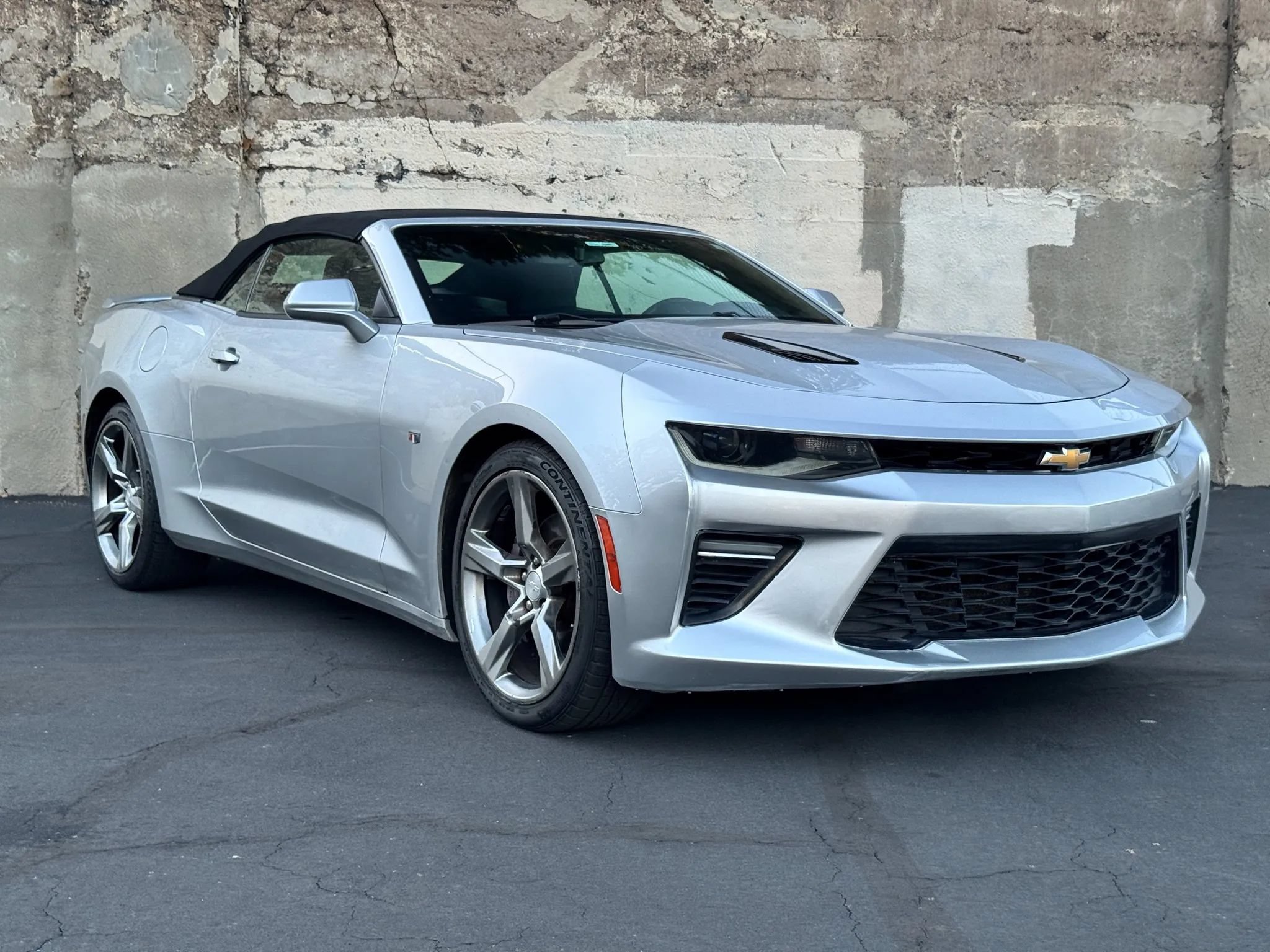 Used 2017 Chevrolet Camaro SS RWD image 4